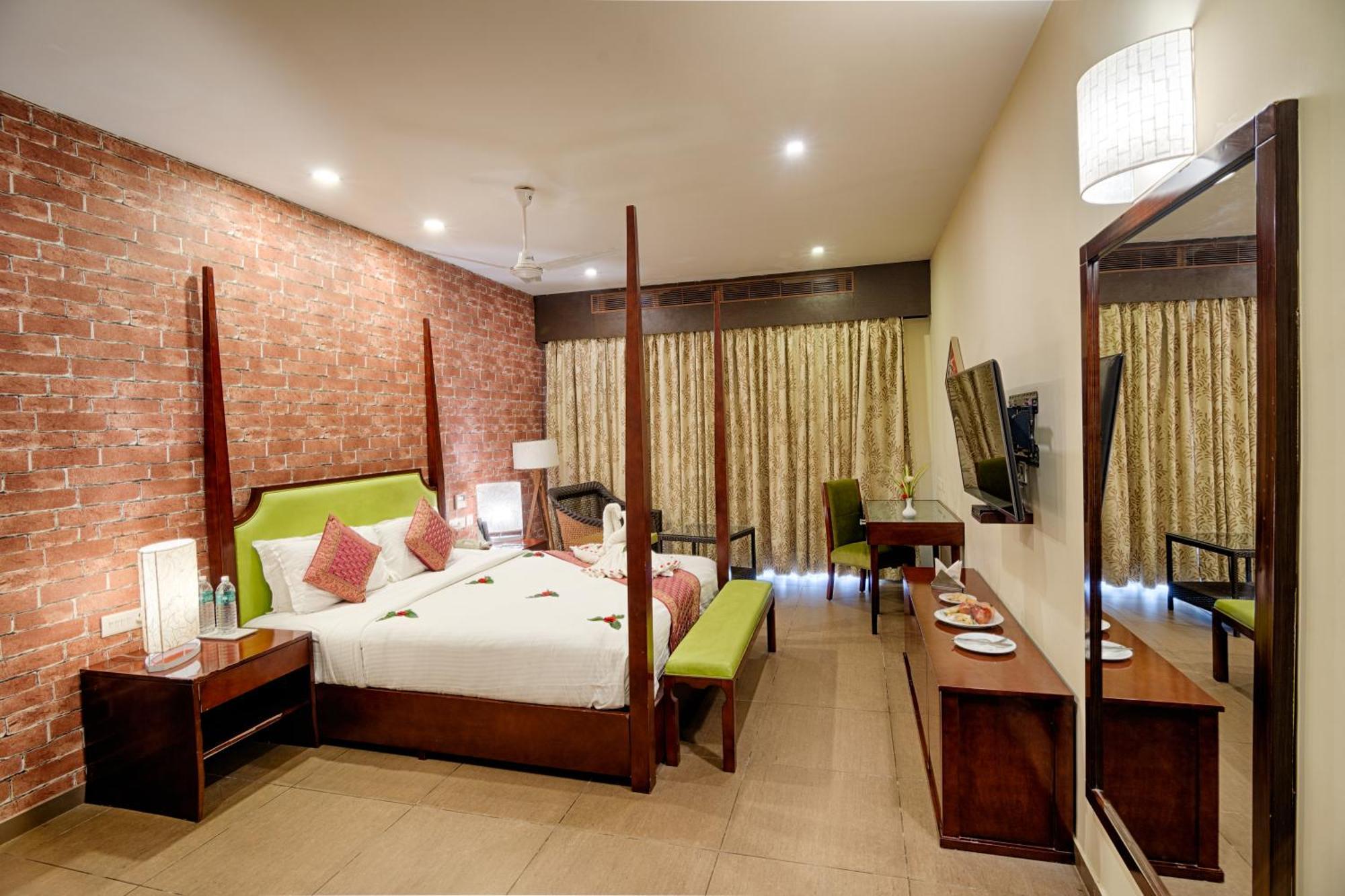 Grand Serenaa Hotel & Resorts, Auroville Exteriör bild