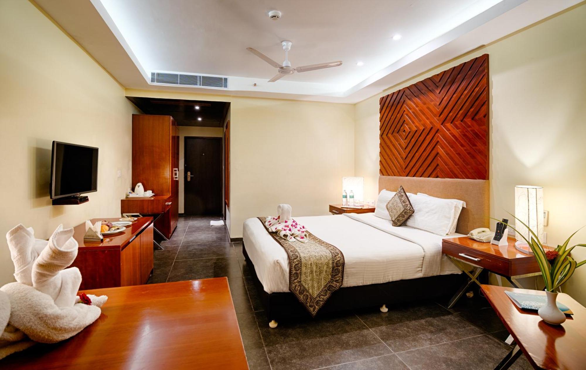 Grand Serenaa Hotel & Resorts, Auroville Exteriör bild