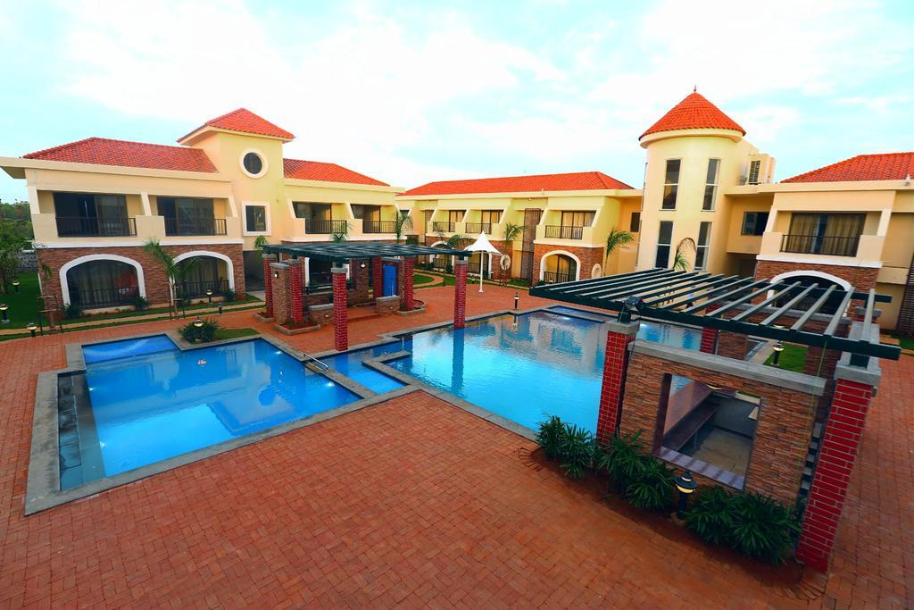 Grand Serenaa Hotel & Resorts, Auroville Exteriör bild