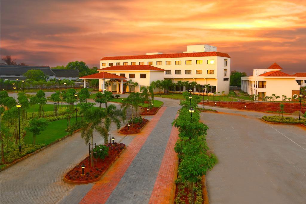 Grand Serenaa Hotel & Resorts, Auroville Exteriör bild