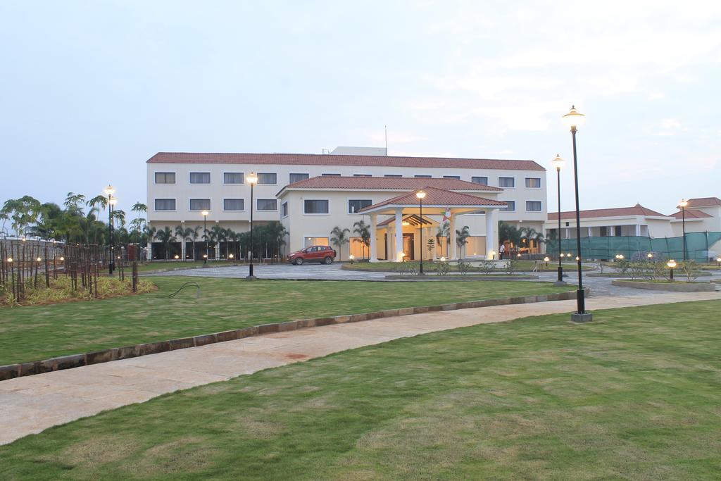 Grand Serenaa Hotel & Resorts, Auroville Exteriör bild