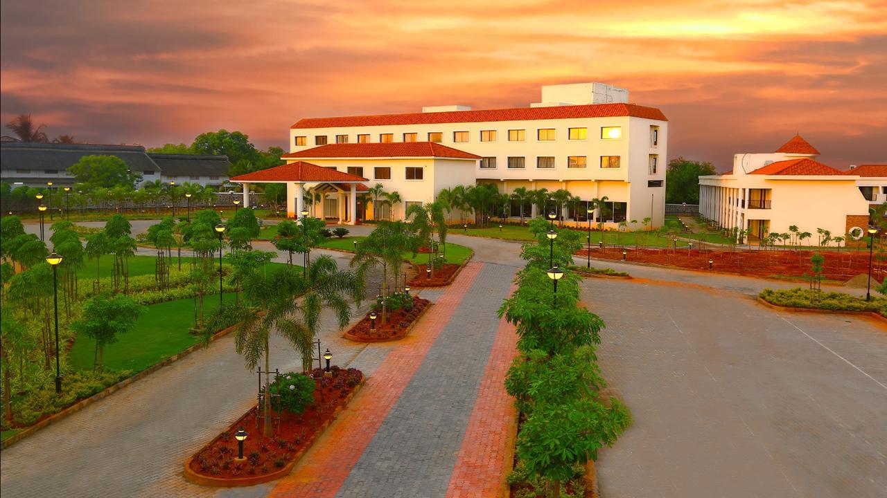 Grand Serenaa Hotel & Resorts, Auroville Exteriör bild