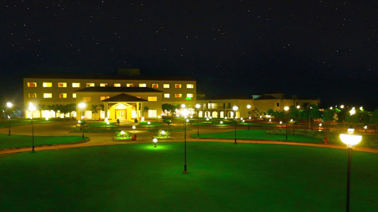 Grand Serenaa Hotel & Resorts, Auroville Exteriör bild