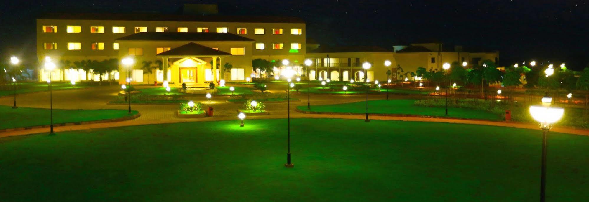 Grand Serenaa Hotel & Resorts, Auroville Exteriör bild